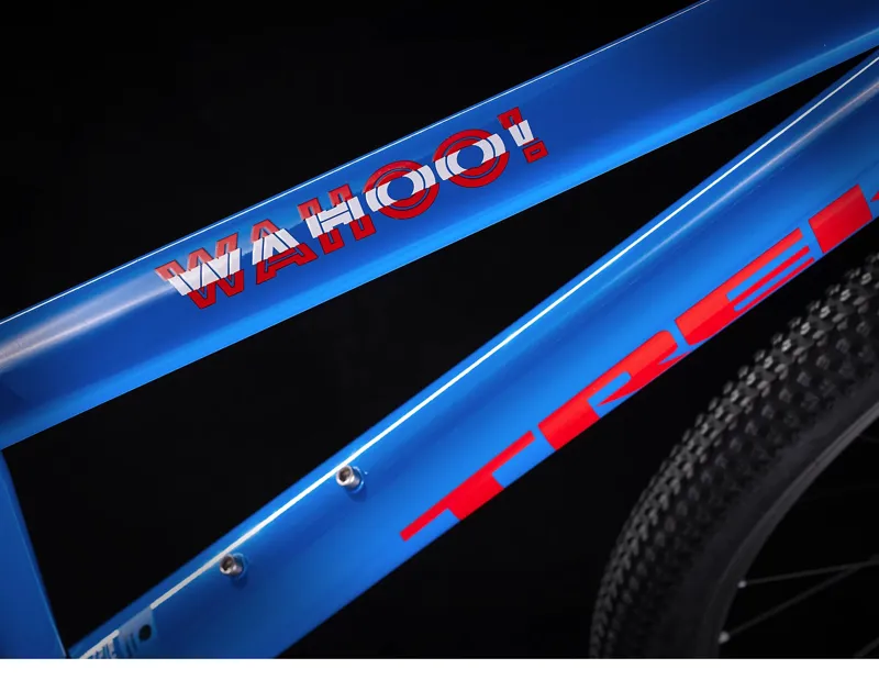 Trek Wahoo 26 Kids Hybrid Bike in Royal Blue-2